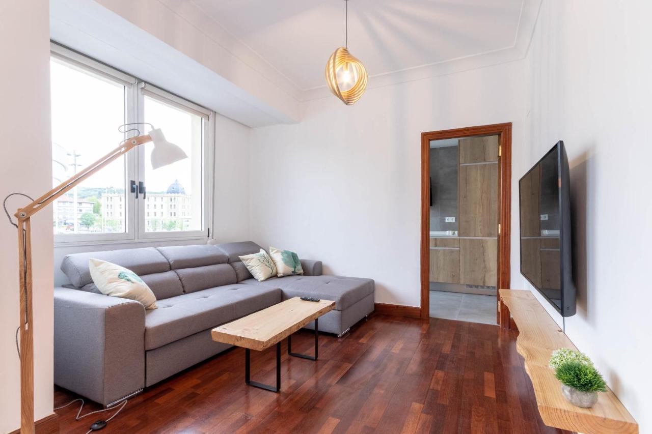 בילבאו Apartamento Con Vistas Al Estadio San Mames מראה חיצוני תמונה