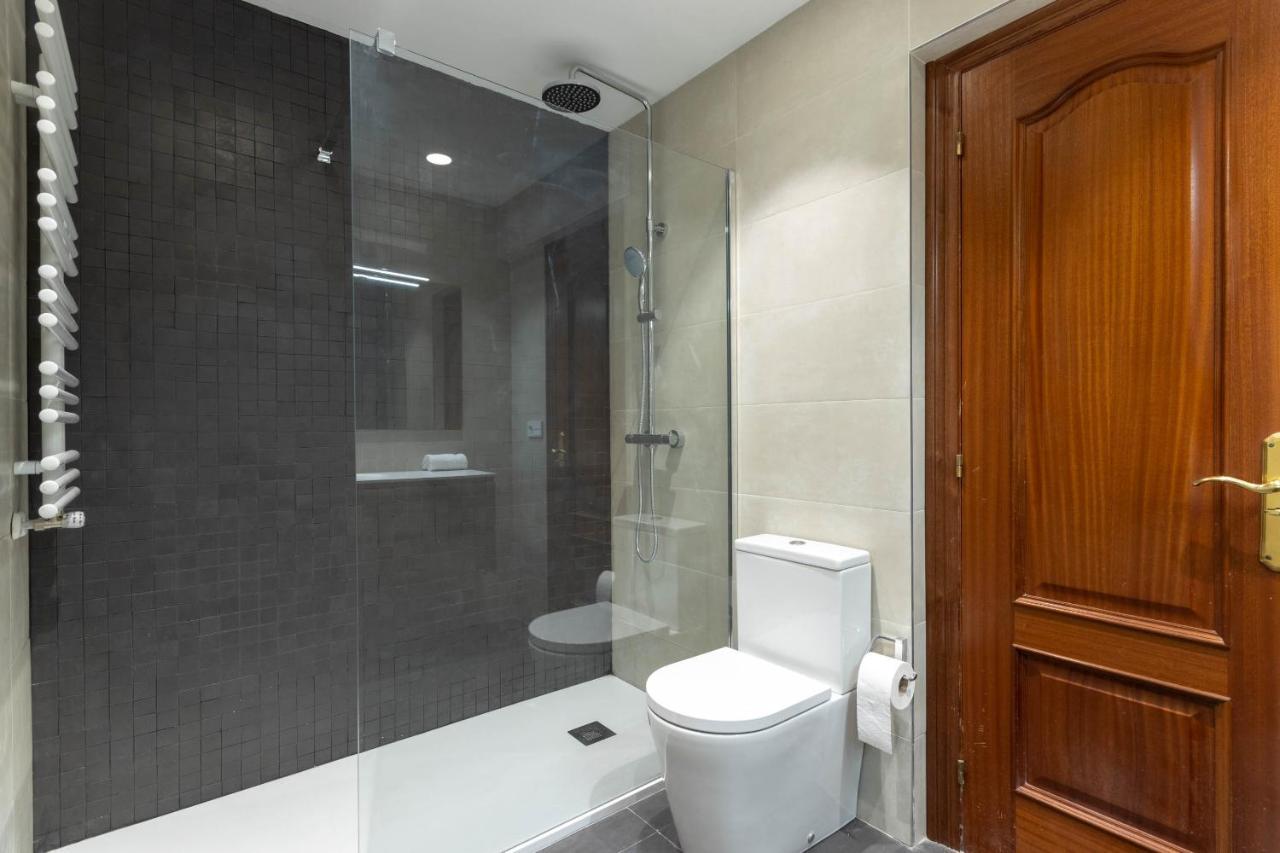 בילבאו Apartamento Con Vistas Al Estadio San Mames מראה חיצוני תמונה