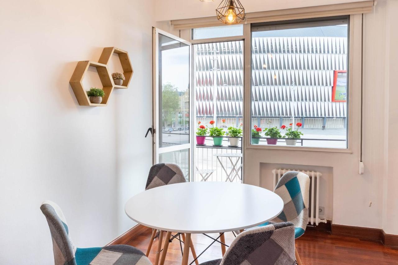 בילבאו Apartamento Con Vistas Al Estadio San Mames מראה חיצוני תמונה